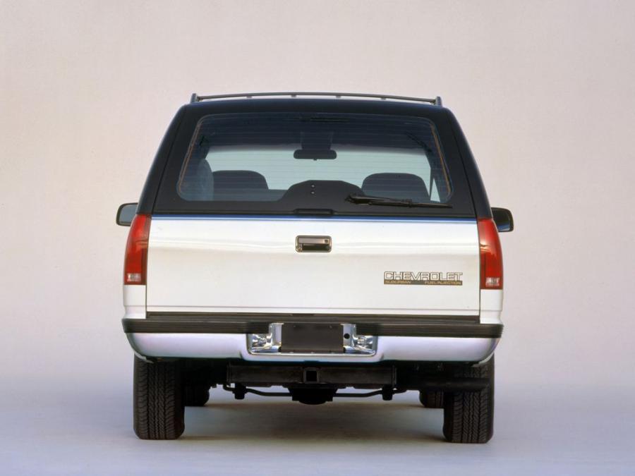  Chevrolet 1500 Suburban (GMT400) 1992 года  (фото 2 из 9)